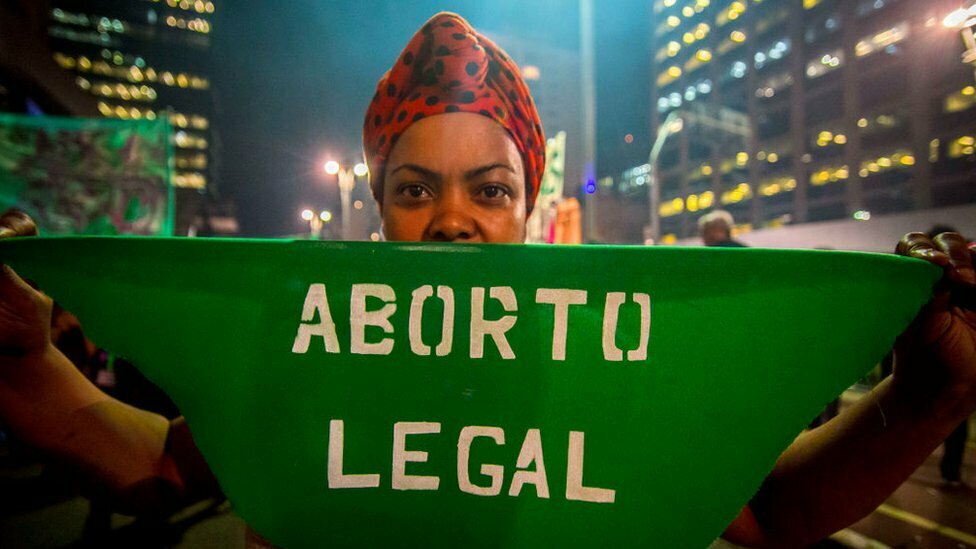Como funciona o aborto legal
